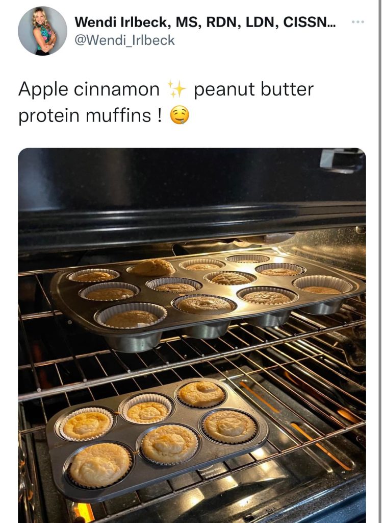 🍎Apple cinnamon peanut butter protein muffins 🤤